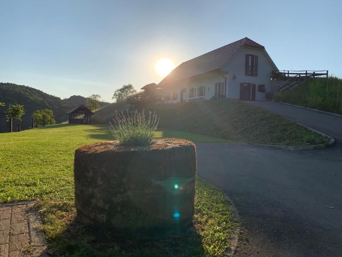 Tourist Farm Artisek Villa Store Buitenkant foto