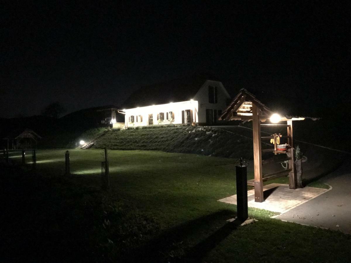 Tourist Farm Artisek Villa Store Buitenkant foto